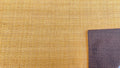 Mantel individual modelo Amarillo textura, reverso cafe textura.