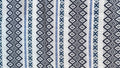 Camino de mesa modelo Greca Mexicana en azul.