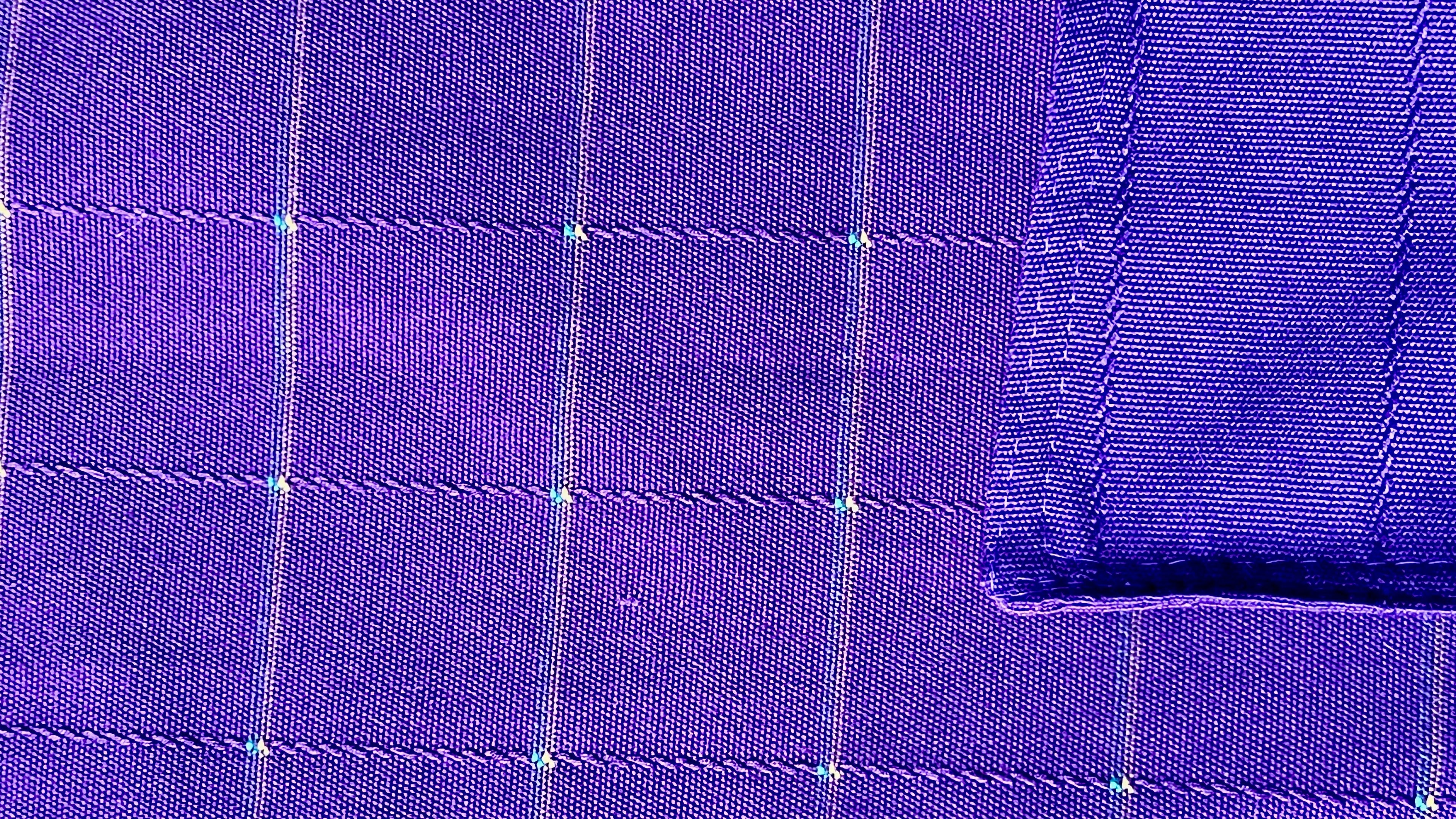 Mantel Individual color Obispo, reverso morado cuadros.