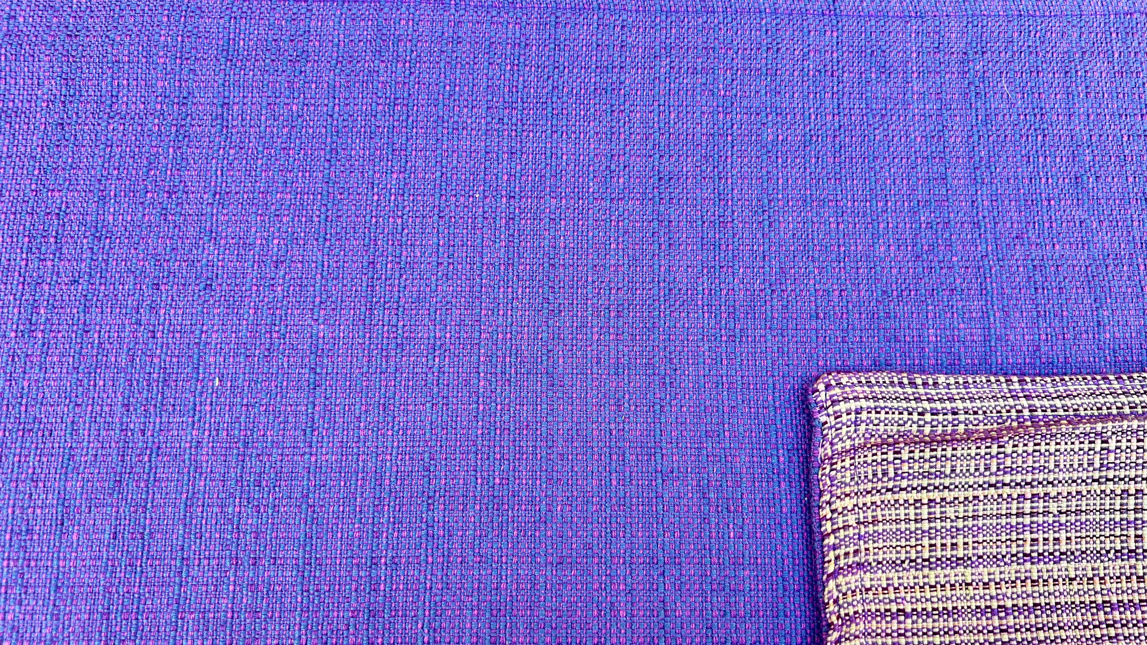 Mantel individual modelo Morado reverso trama morado camello.