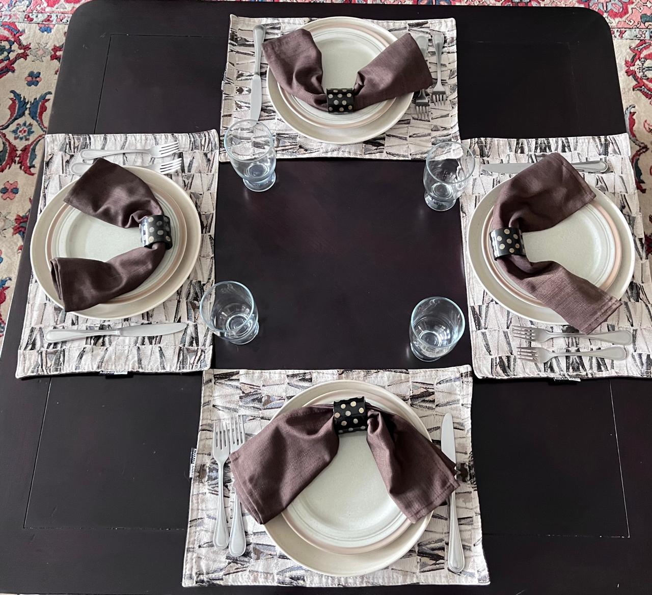 Mantel individual color Beige brochazo reverso cafe.